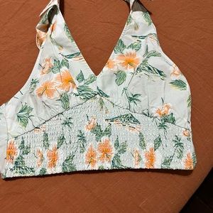 NWOT AE halter crop top